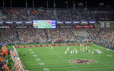 Casi 100 Quattrocanali proporcionan red central de audio para el Estadio Alumni