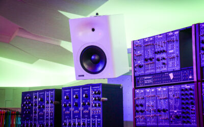 SynthTemple: donde los sintetizadores vintage cobran vida con sonido Genelec envolvente